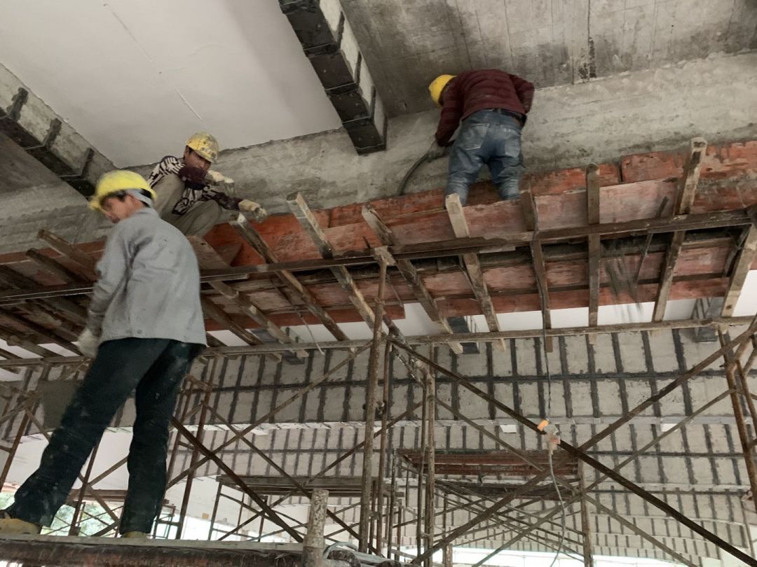 寶悅豪庭項目地下室負二層頂板裂縫處理加固工程